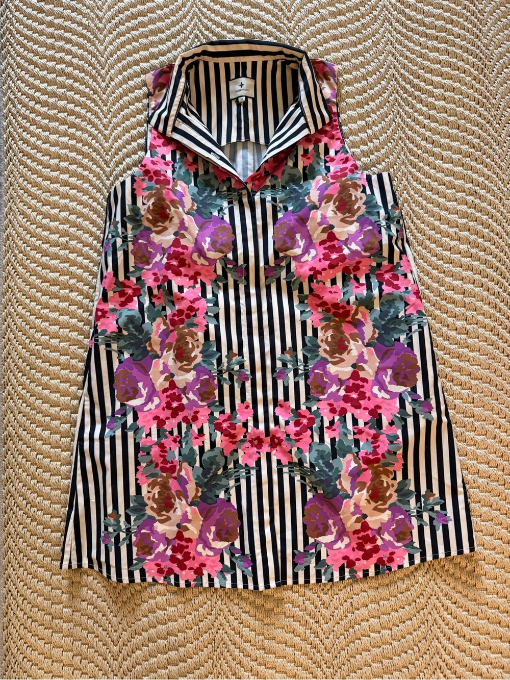 Tuckernuck Women’s Collared Sleevless Shirt dress, size M, no imperfections